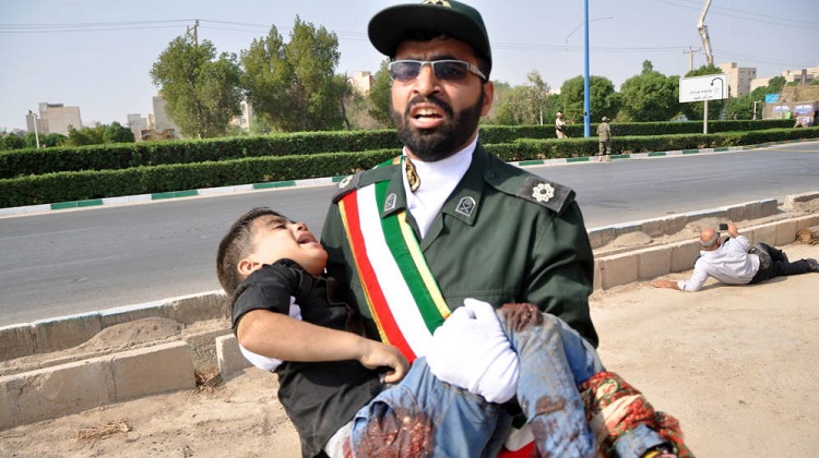 Atentado en desfile militar en Irán, deja 25 muertos y 60 heridos (+Vídeos)