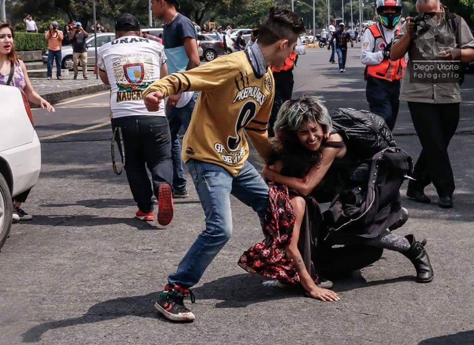 Enfrentamiento entre estudiantes y porros en Ciudad Universitaria deja al menos 14 heridos