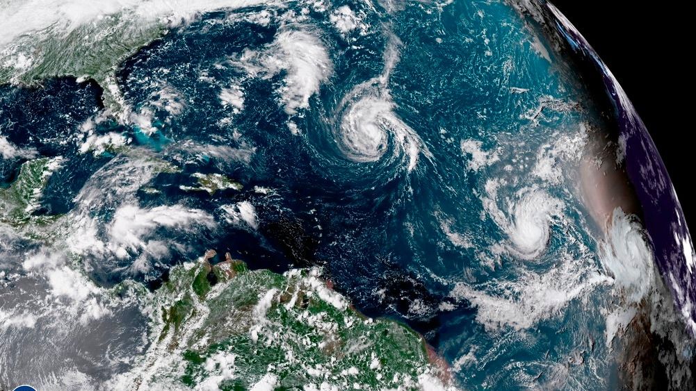 Huracán ‘Florence’ alcanza la categoría 4; avanza a Carolina del Norte