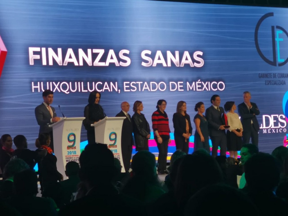 Recibe gobierno de Huixquilucan premio por finanzas sanas