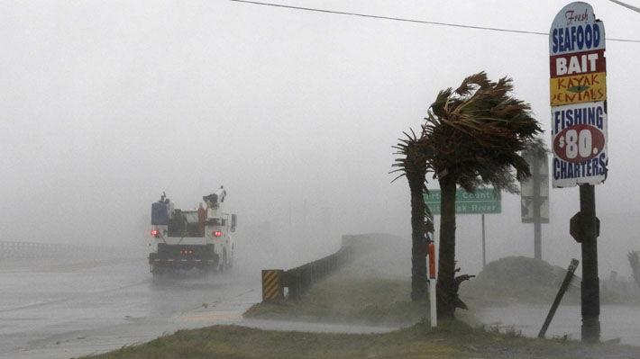 Docenas de personas esperan ser rescatadas del huracán Florence