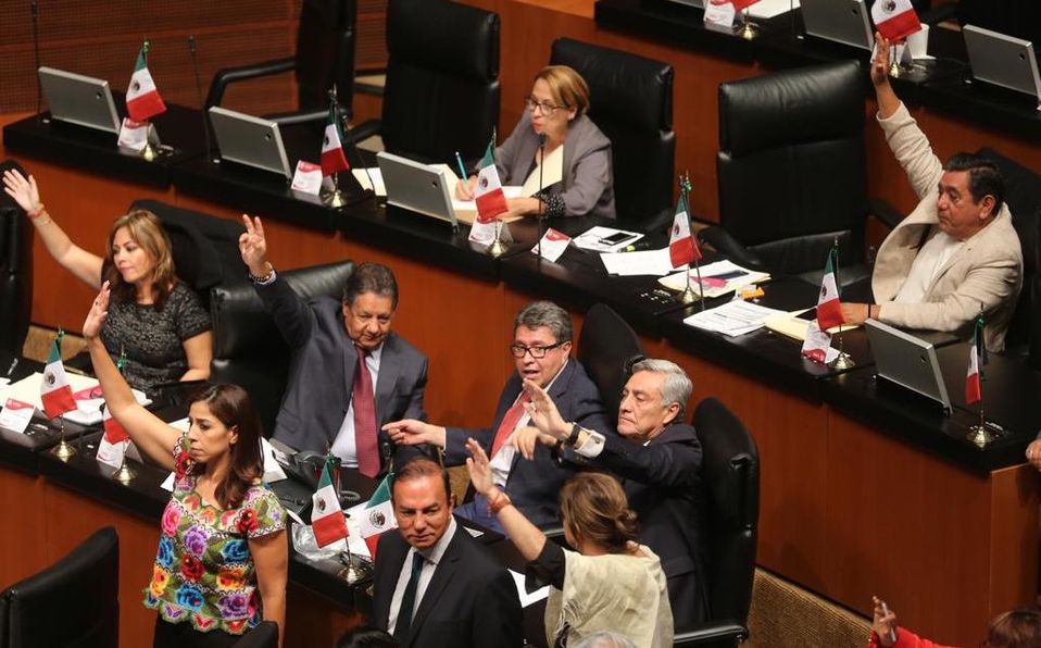 Senado aprueba plan de austeridad