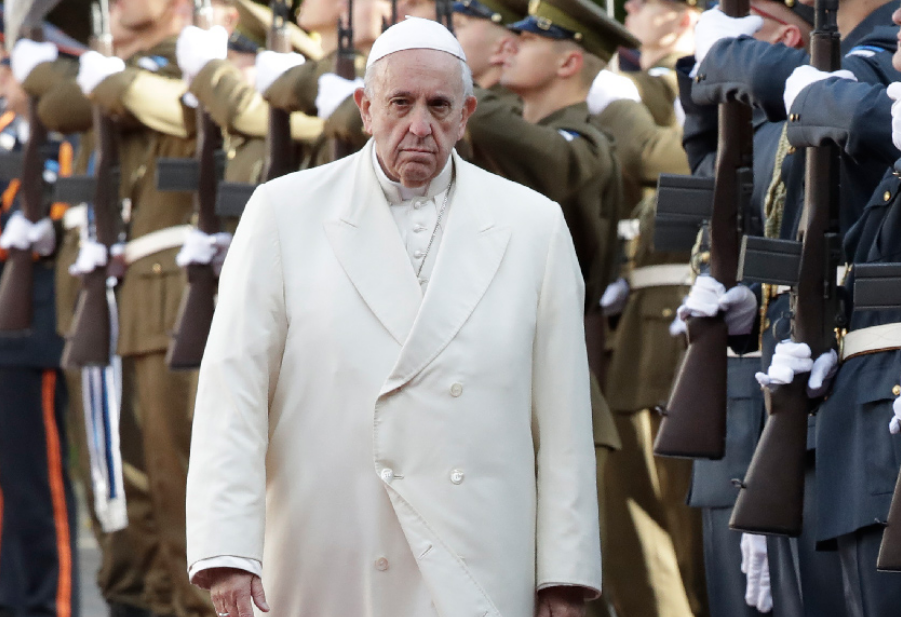 Abortar es como contratar a un sicario para resolver un problema, dice Papa Francisco