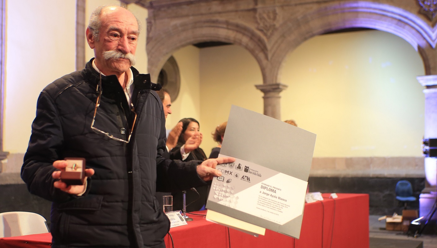 El Premio Nacional de Periodismo Cultural René Avilés Fabila a Jorge Ayala Blanco