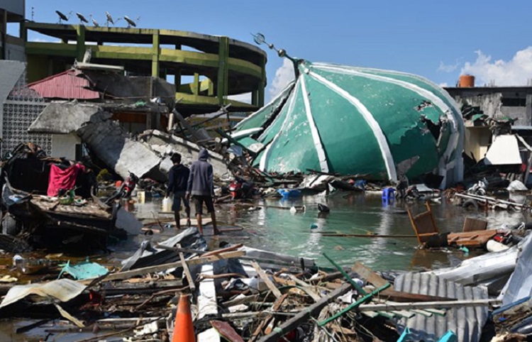 Indonesia aumenta a mil 763 muertos y 5 mil desaparecidos por tsunami