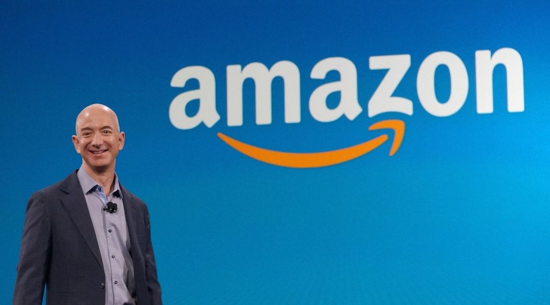Amazon aumenta el salario mínimo a sus empleados en EU y Reino Unido