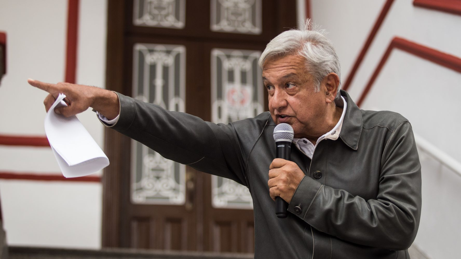 ECONOMÍA Y POLÍTICA: Con AMLO, ni complicidad ni silencio