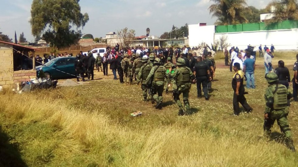 Tensión en Texcoco: Se registra balacera entre policías y encapuchados