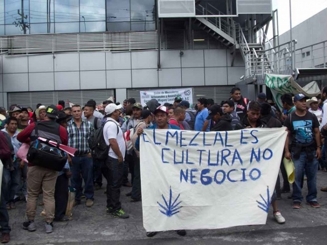 Suprema Corte desecha controversia por mezcal