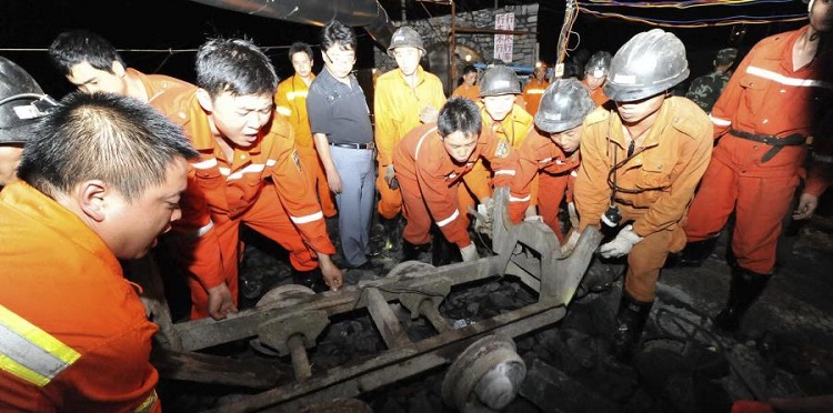 Al menos 13 mineros chinos muertos y 8 desaparecidos tras accidente