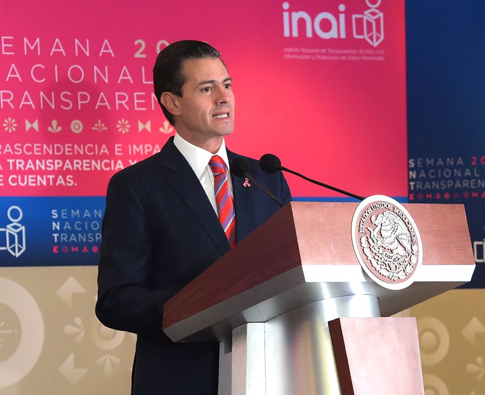 Con pendientes, pero vamos por buen camino en transparencia: Peña Nieto