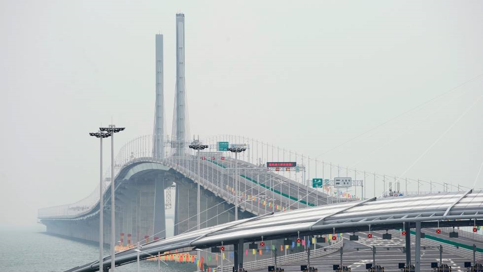 China inaugura el puente sobre el mar más largo del mundo