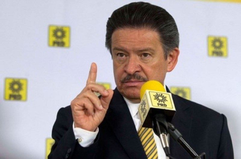 AMLO pactó amnistía con Peña Nieto: Carlos Navarrete