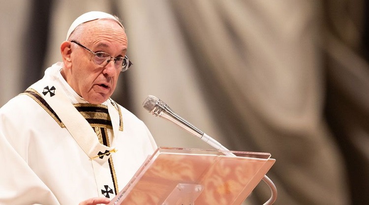 Papa Francisco reza por víctimas de incendio en California