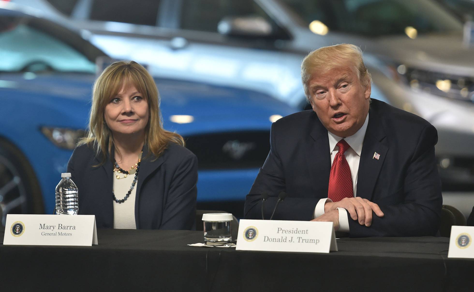Trump arremete contra GM por cerrar plantas en EU… y no en México y China