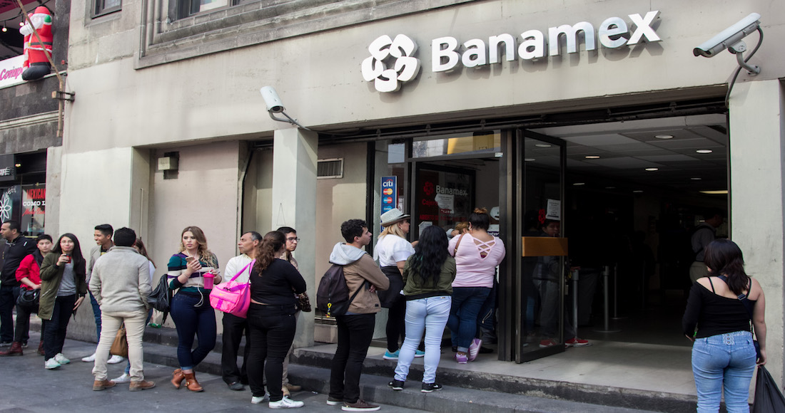 Morena busca que los bancos dejen de cobrarte comisiones