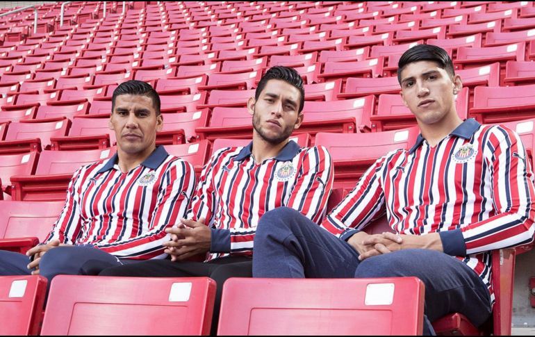 Chivas presenta su playera oficial para el Mundial de Clubes