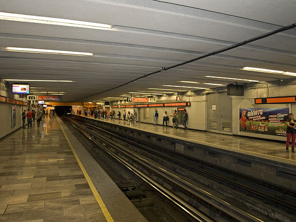 Roban locales en el Metro de la CDMX