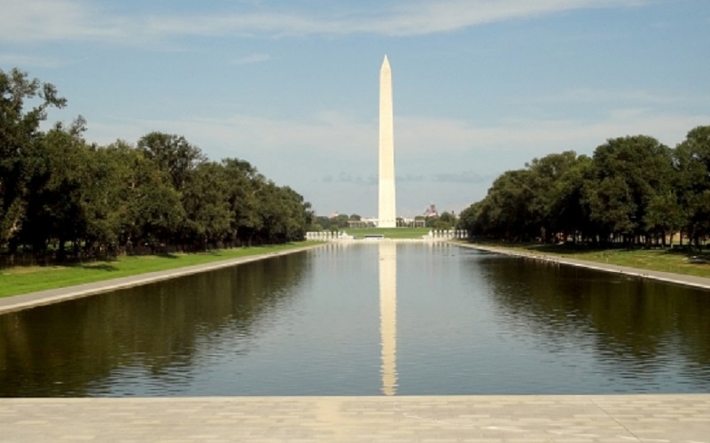 CHISPAS…Piscina Reflectante del Monumento a Lincoln