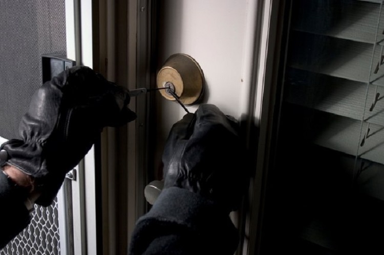 Proponen cárcel preventiva por robo a casa habitación