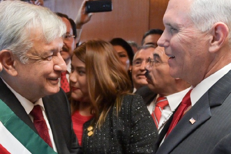 Mike Pence felicita a AMLO a nombre de Donald Trump