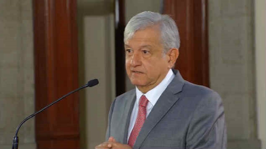 López Obrador ríe por dichos de Fox sobre dar en la madre a 4T