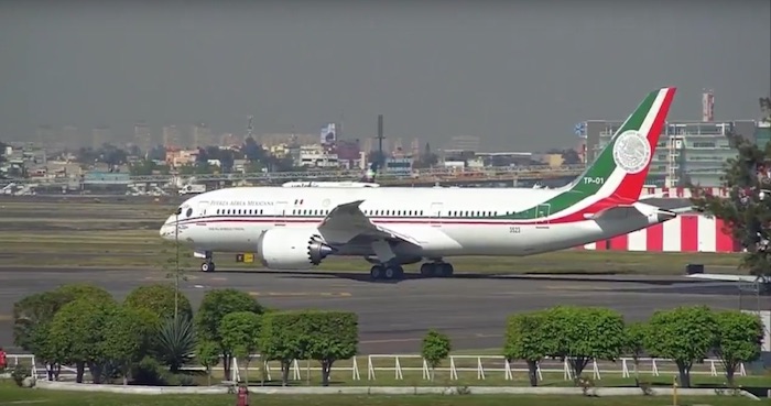 El avión presidencial deja suelo mexicano para venderse en EU