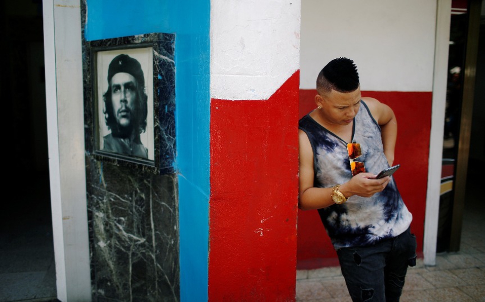 Cuba libera el servicio de internet en celulares