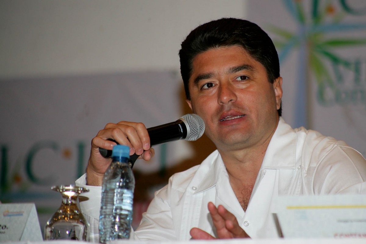 Investiga Interpol a Félix Gonzalez Canto