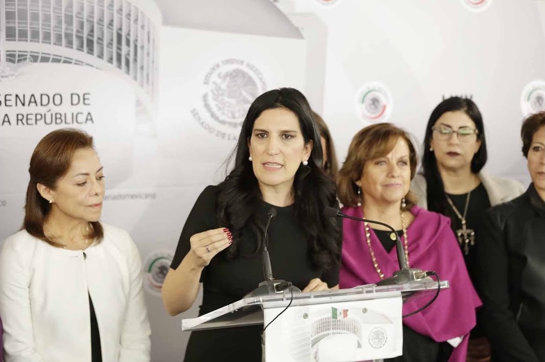 “Plan B” de AMLO daña derechos político-electorales de las mujeres, afirman colectivos acompañados por la senadora López Rabadán