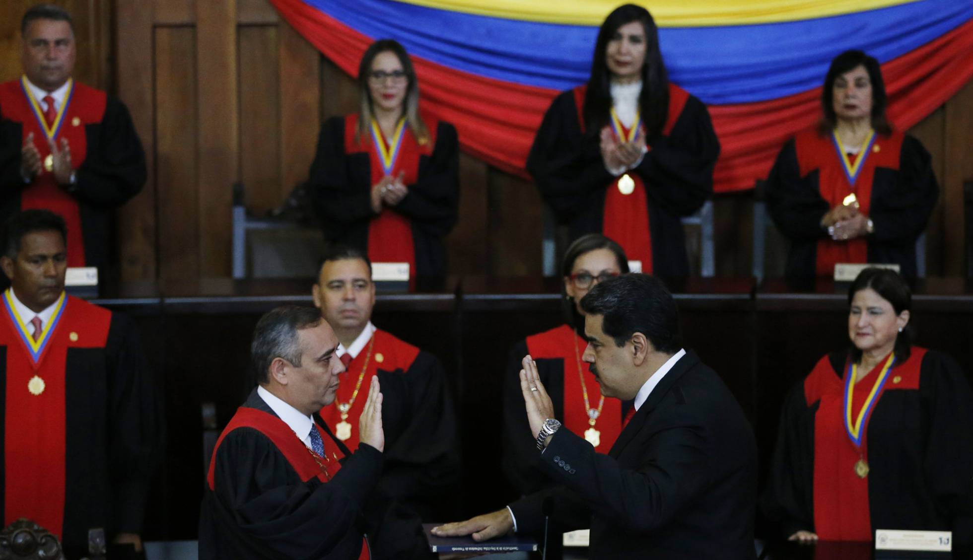 La OEA desconoce a Nicolás Maduro como presidente de Venezuela