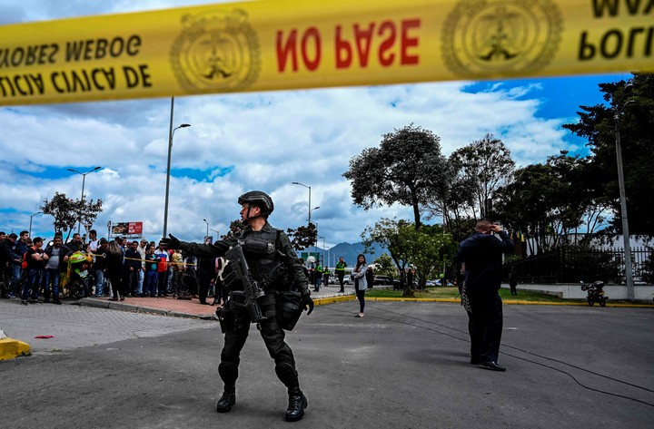 Colombia responsabiliza al ELN del atentado con coche bomba en Bogotá