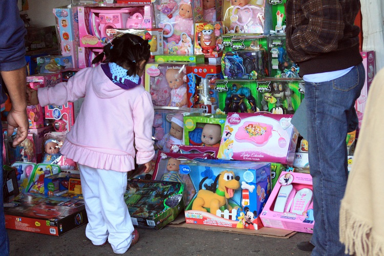 Alrededor de 4 mil policías resguardarán a los Reyes Magos durante sus compras