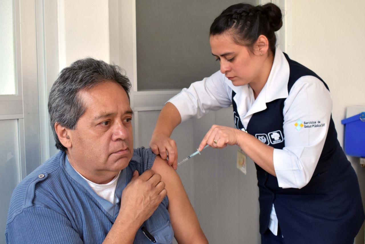 Demandan en la Permanente acelerar vacunación para frenar avance de la pandemia