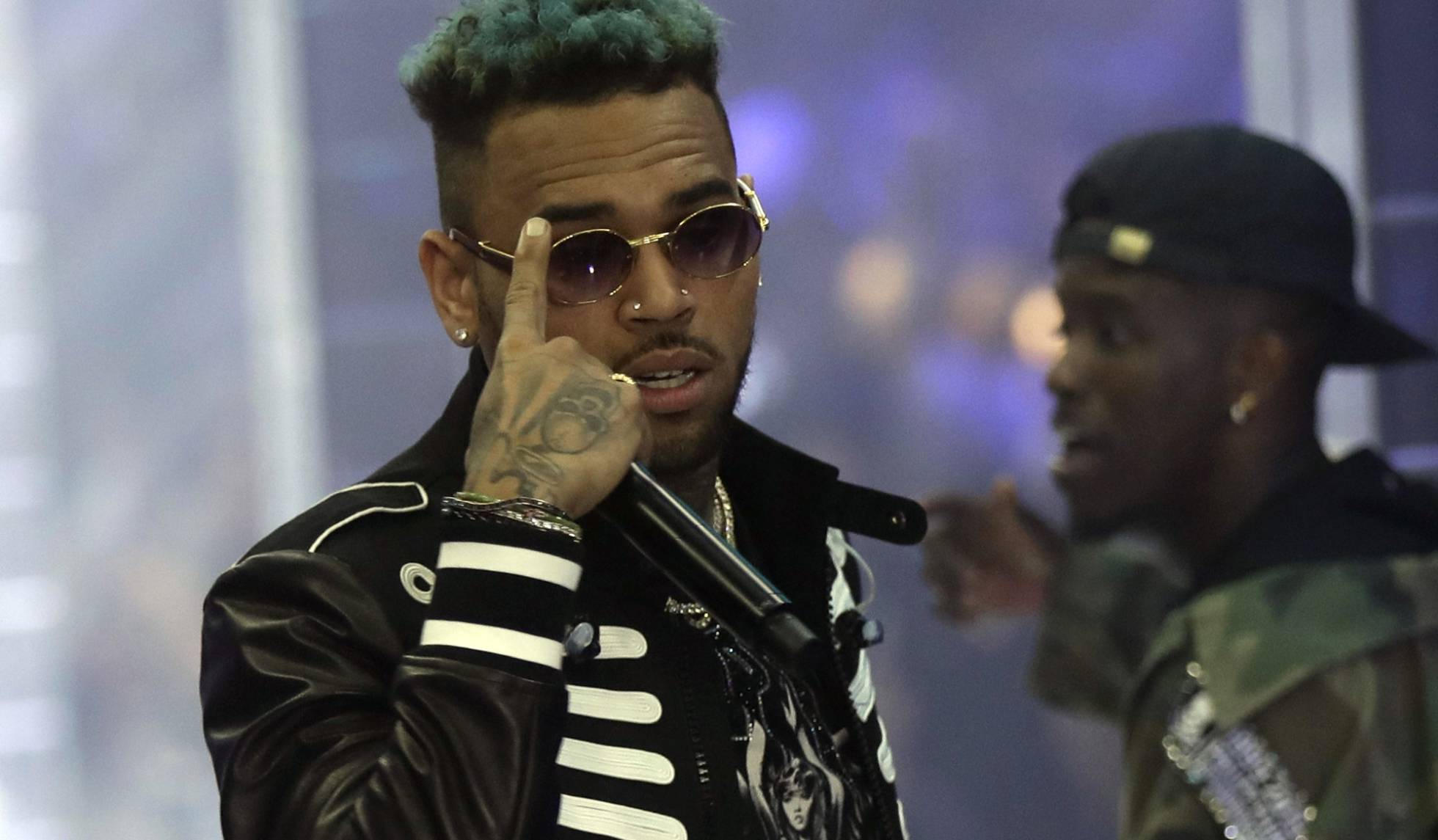 Chris Brown fue detenido en París, acusado de violación