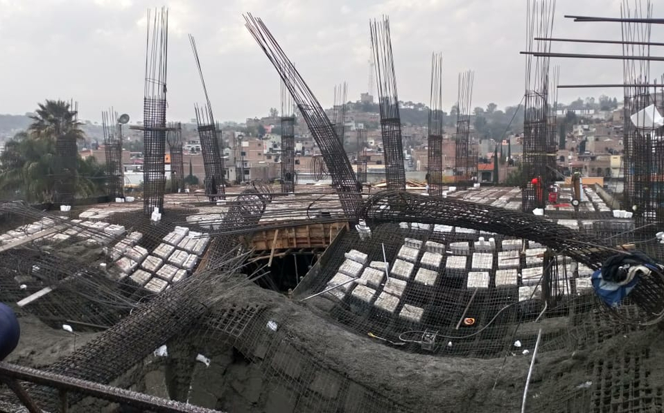 Se derrumba construcción de plaza comercial en San Juan de los Lagos