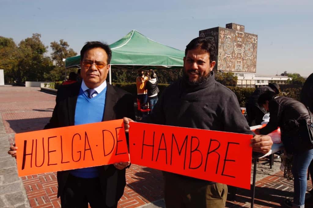 Profesores inician huelga de hambre afuera de Rectoría de UNAM