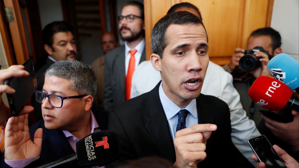 Fiscal de Venezuela pide prohibir la salida del país a  Juan Guaidó y bloquear sus cuentas