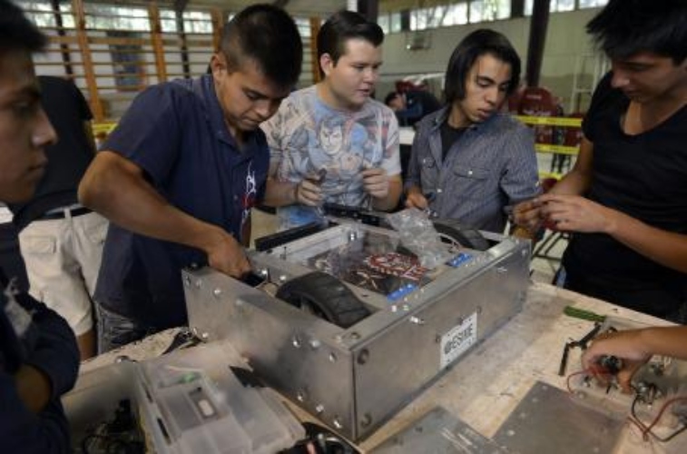 Buscarán construir ruta de trabajo para expedir una ley general de juventudes