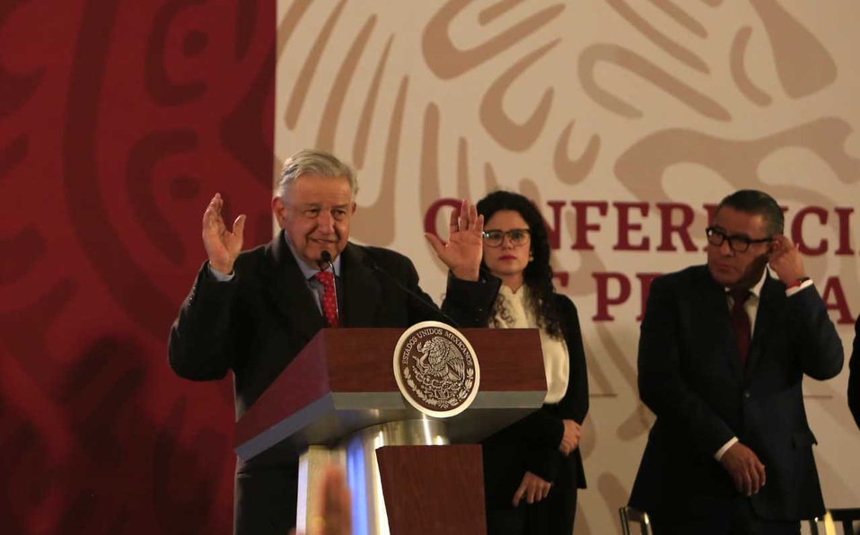 López Obrador anuncia reforzamiento de vigilancia en ductos