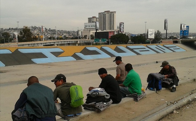 Prohíben a alcalde de Tijuana dar mensajes negativos sobre migrantes