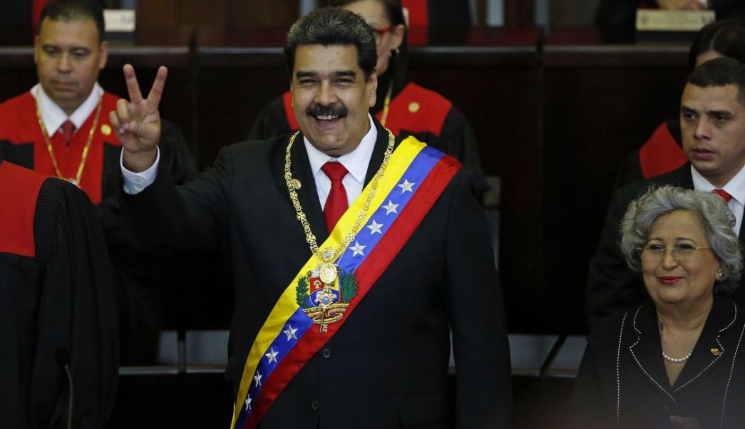 Parlamento de Venezuela aprueba declarar a Maduro ‘usurpador de la presidencia’