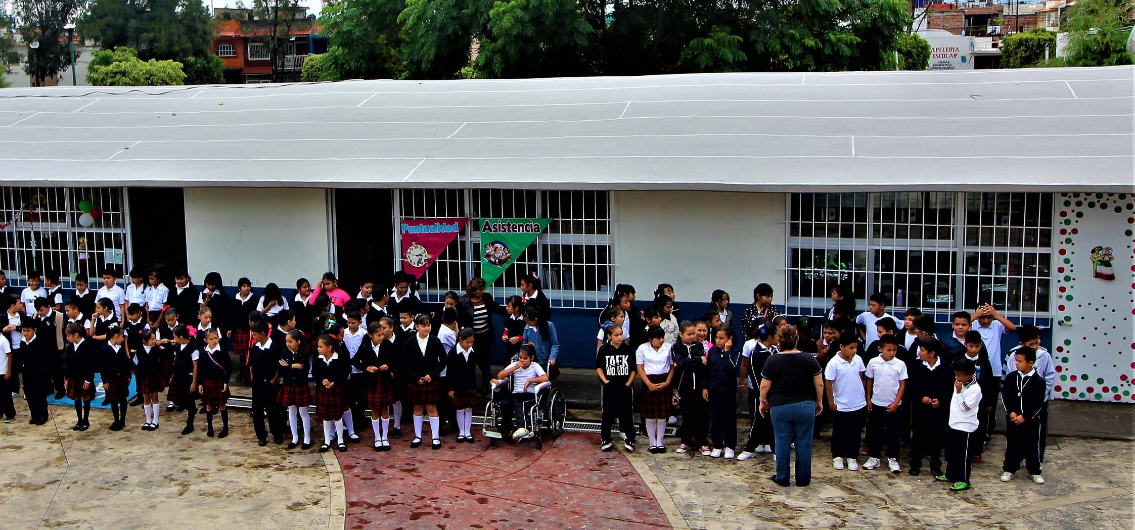 Niños faltan a clases por desabasto de gasolina en Guanajuato