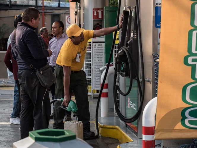 SAT detecta a 194 gasolineras con inconsistencias fiscales por 3.2 mil mdp