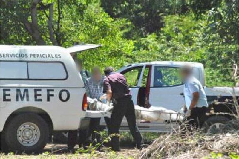 Encuentran tres decapitados en Michoacán