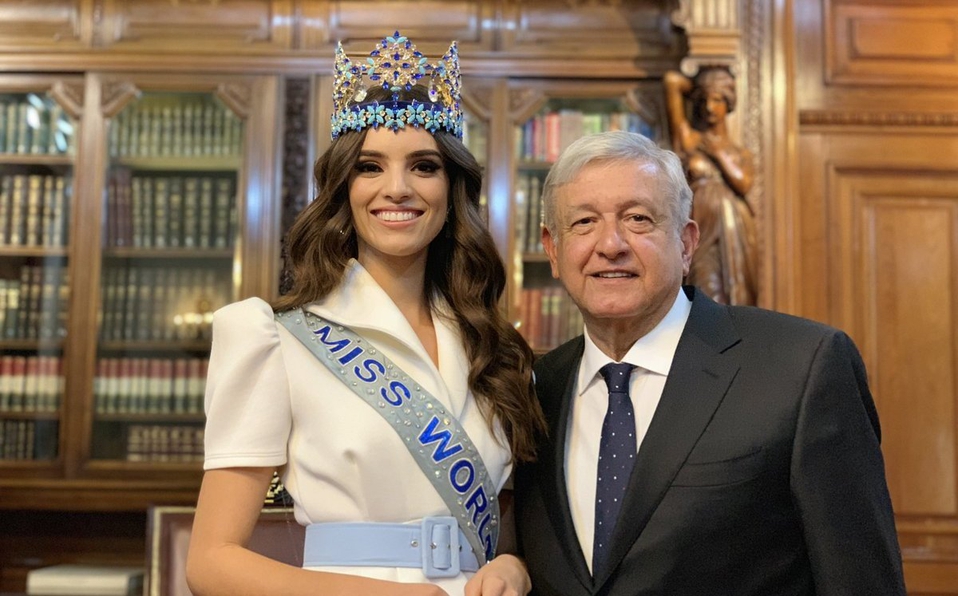López Obrador se reúne con Ángela Ponce, Miss Mundo