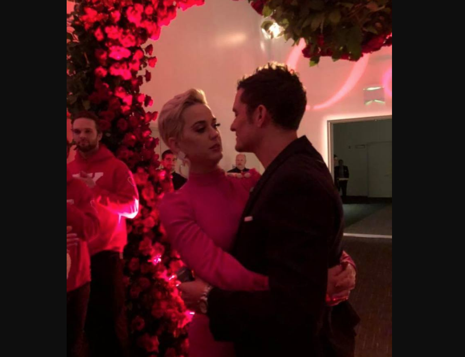 Katy Perry y Orlando Bloom se comprometen