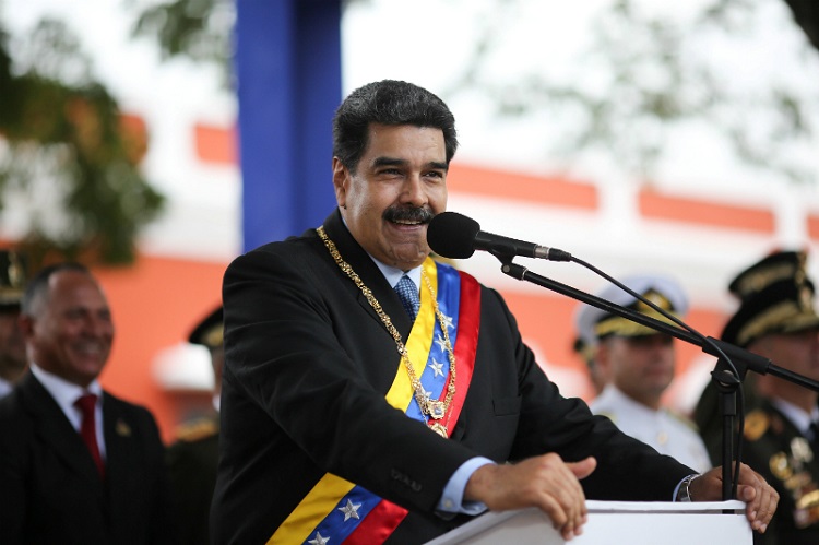 Ejército listo para defender Venezuela: Maduro