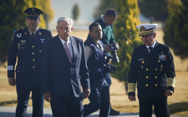 Aeropuerto de Santa Lucía será operado por la Sedena: AMLO