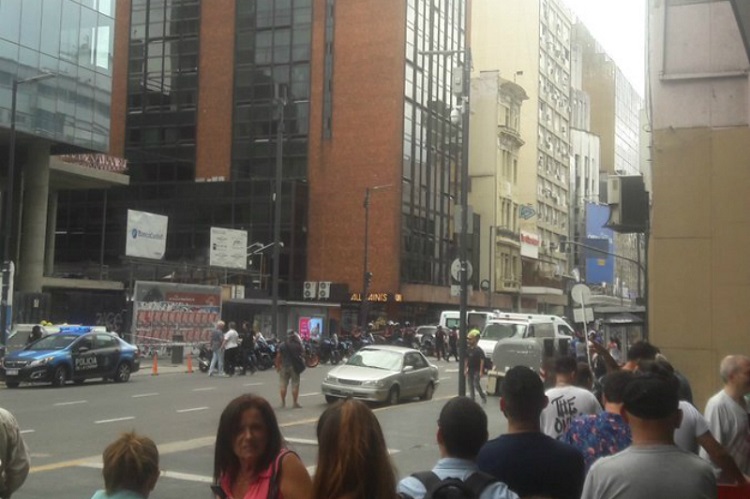 Se incendia en hotel de Argentina, hay dos muertos
